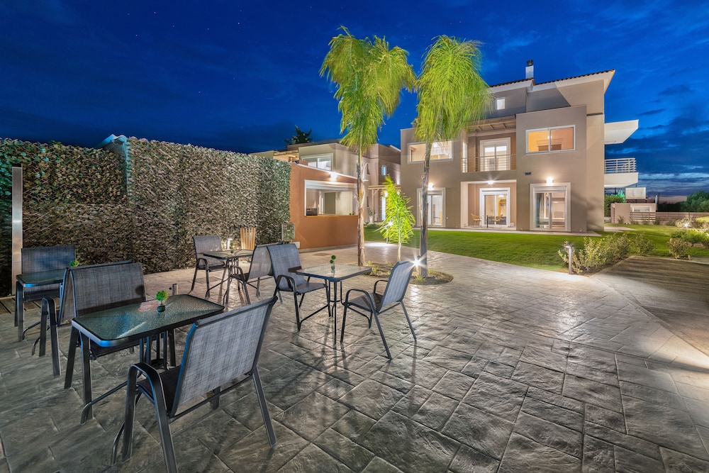 L&C Boutique Apartments 38/46