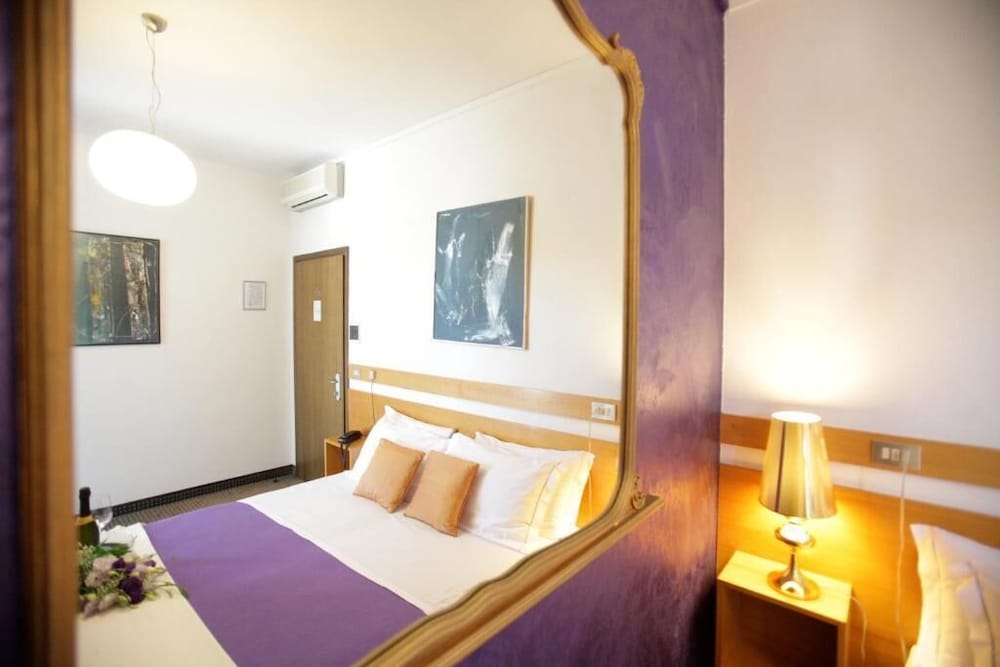 Art Hotel Mirano 10/29