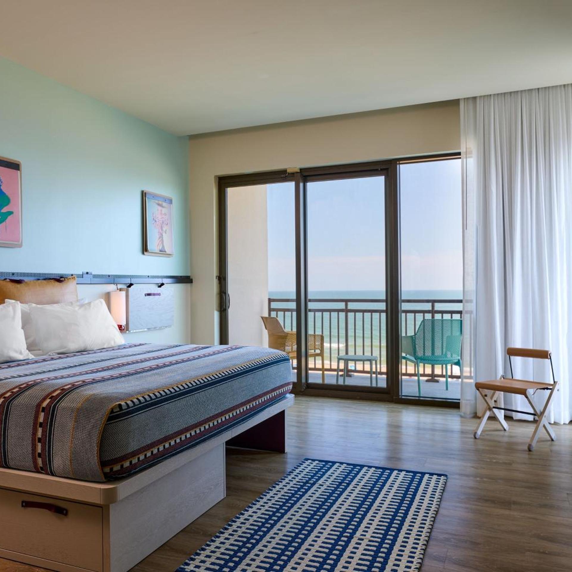 Room, King Bed, Ocean Front, Large