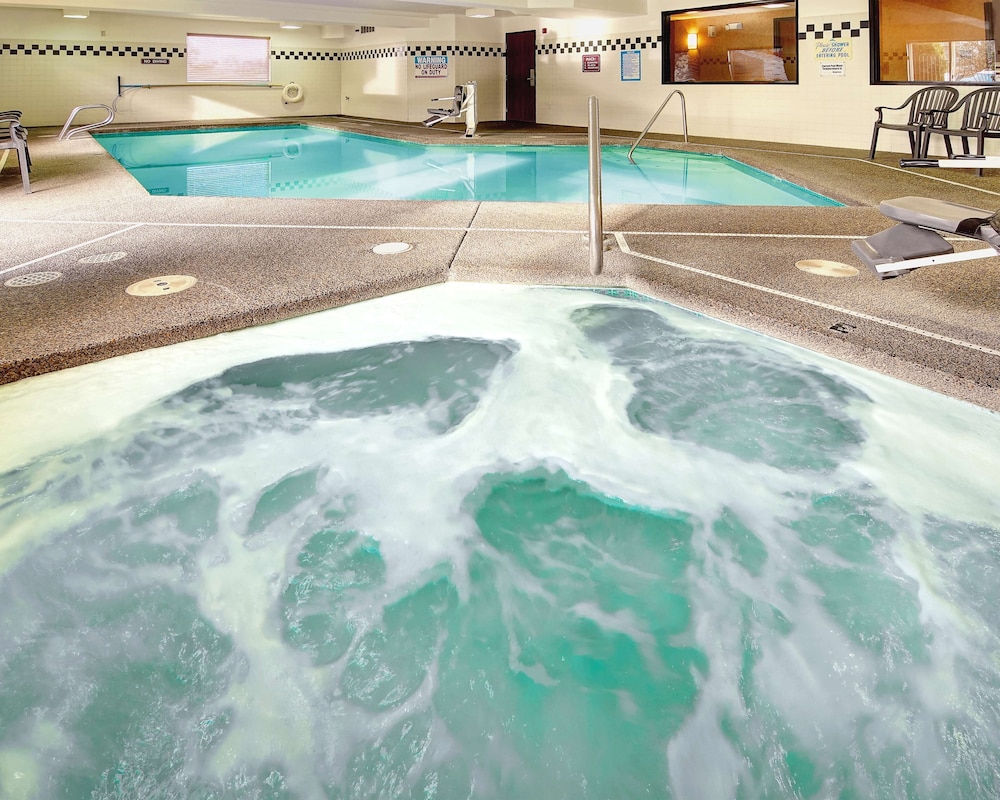 Best Western Lake Oswego/Portland Hotel & Suites 15/38