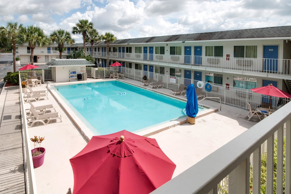 Motel6 Kissimmee, FL - Orlando 56/64