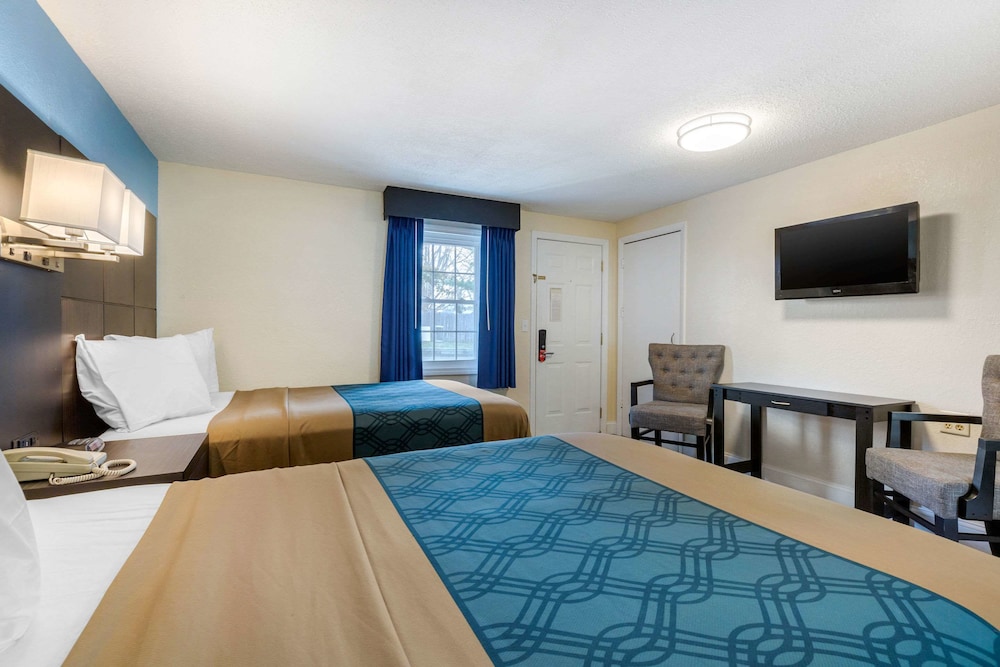 Econo Lodge West Yarmouth on Cape Cod 20/38