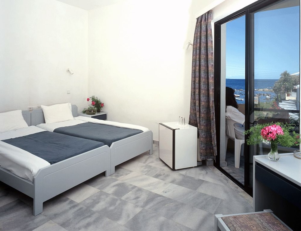 Akasti Hotel 5/39