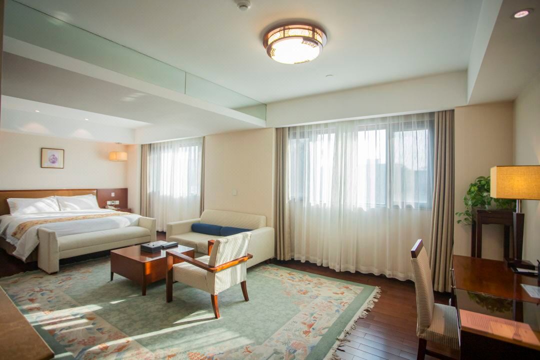 غرفة ديلوكس تنفيذية بسرير مزدوج، Jade Garden Hotel Beijing 2/2