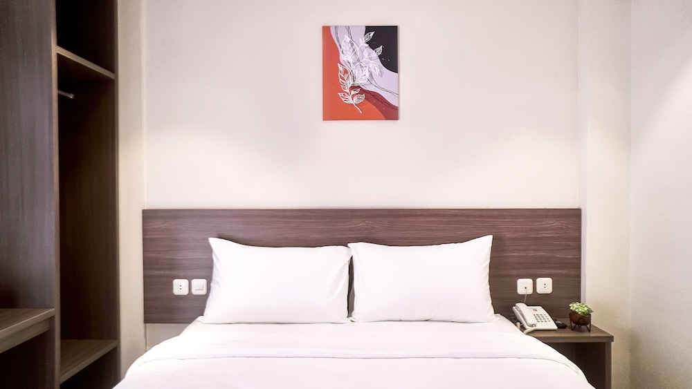 Lun Hotel Manado 12/26