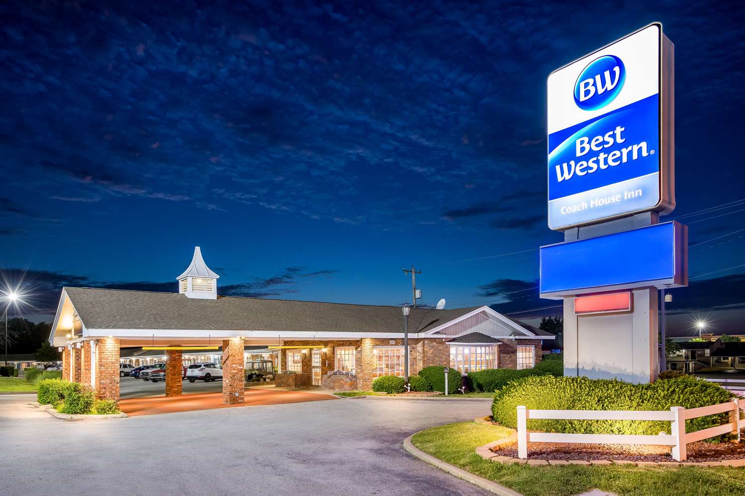 Best Western Coach House 1/12