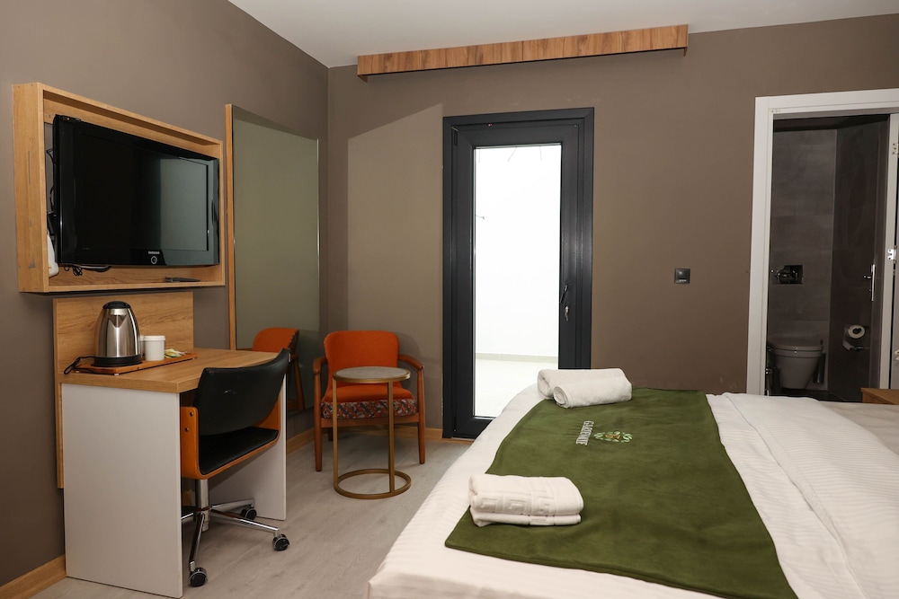 Garden Mode Airport Hotel 40/50