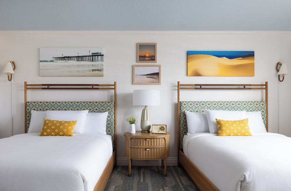 Suite, 2 Queen Beds, Ocean Front, Sofa