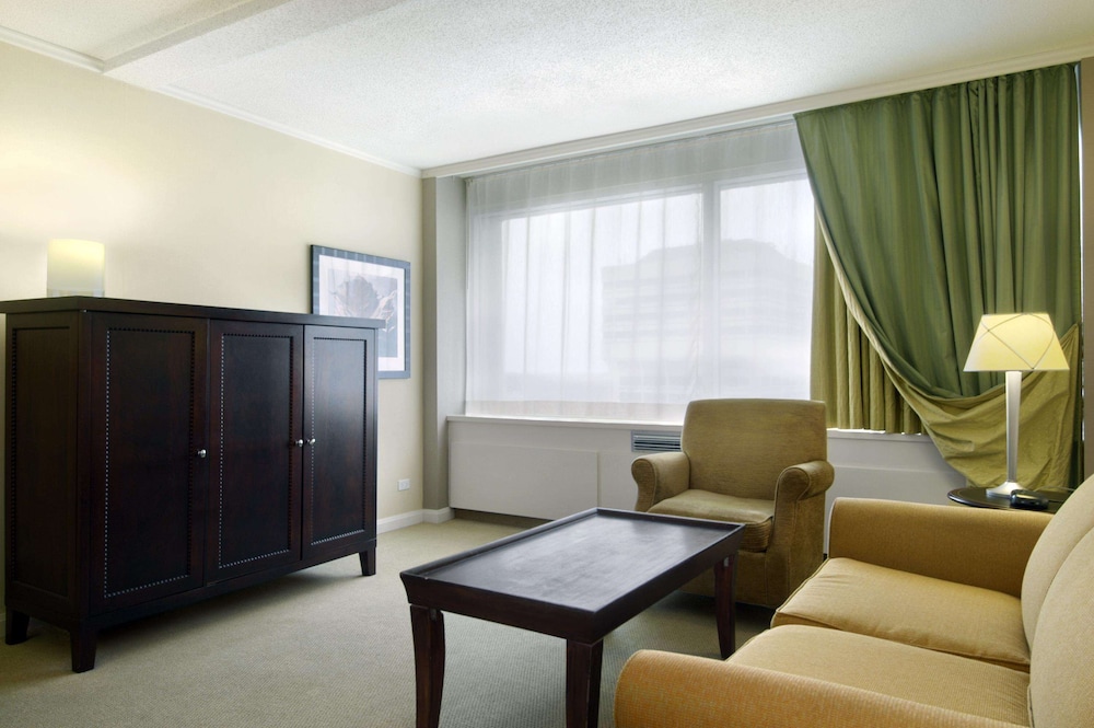 Fairmont Winnipeg 49/69