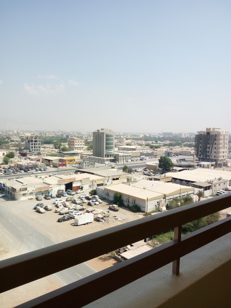 Royal View Hotel 51/59