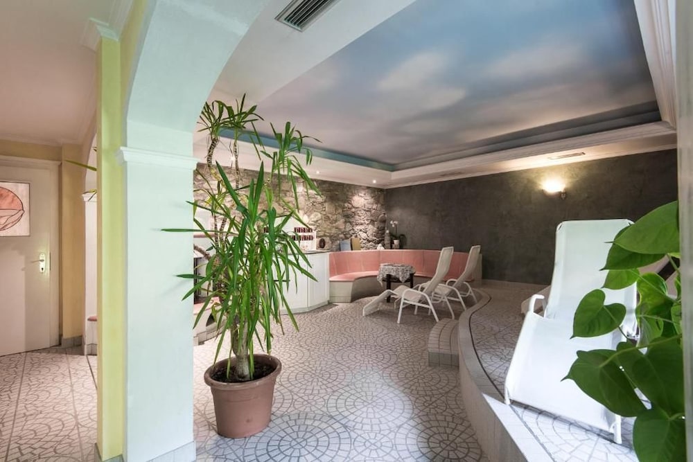 Vital Hotel Post 35/69