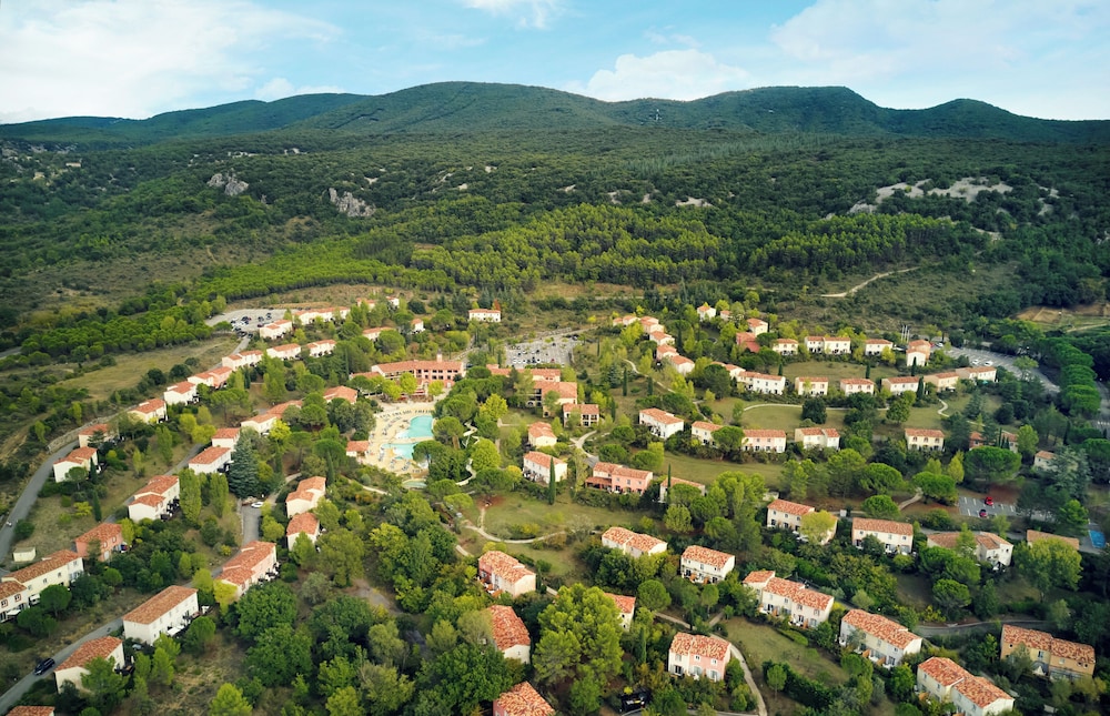 Village Pierre Vacances Le Rouret 46/50