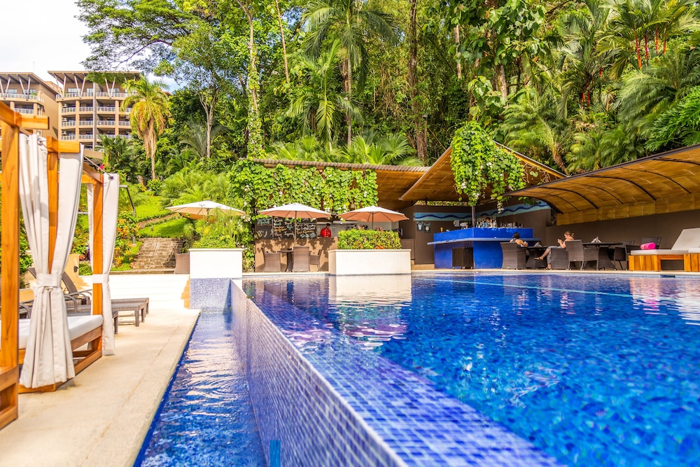 Los Altos Resort 5/82