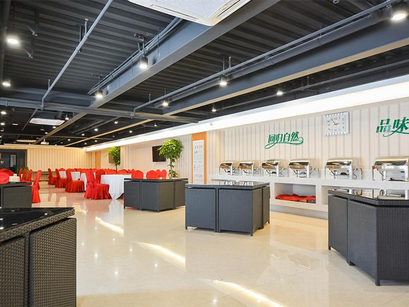 Vienna Hotel (Nanjing Olympic Sports Center) 23/26
