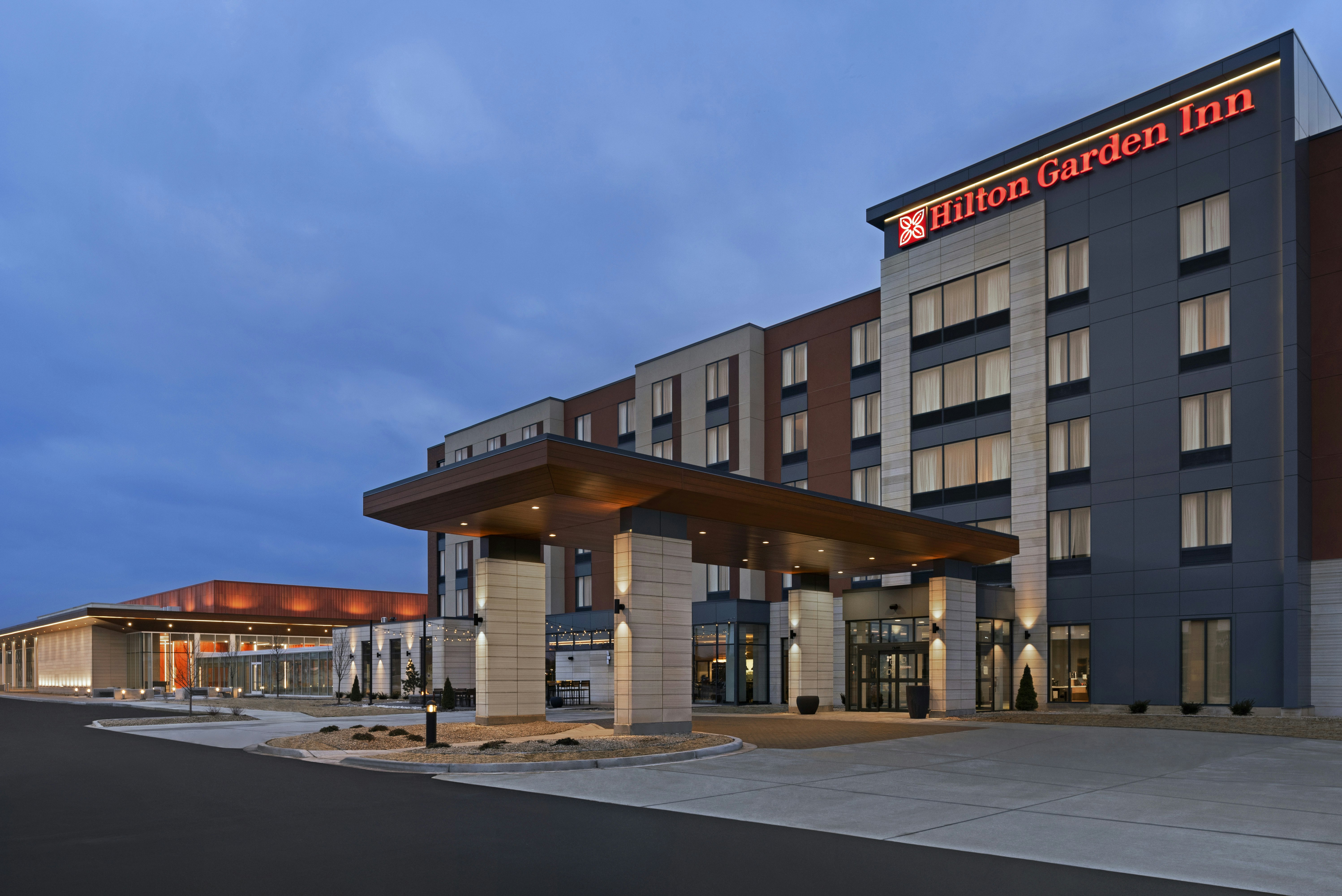 Hilton Garden Inn Milwaukee Brookfield Conference Center 55/60
