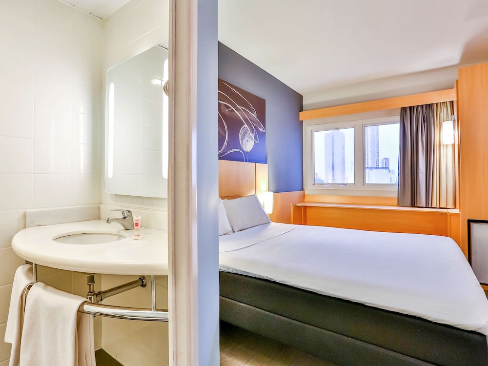 Ibis Goiania 15/64