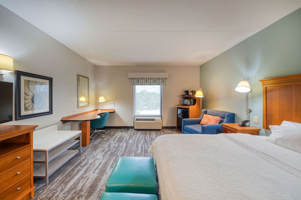 Hampton Inn Wilmington - University Area/Smith Creek Station 24/72