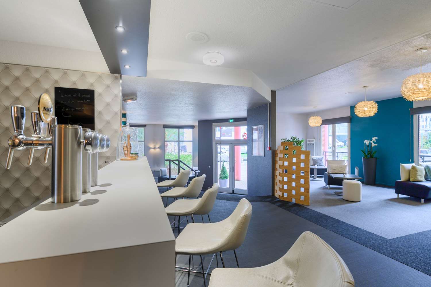 restaurant cafeteria