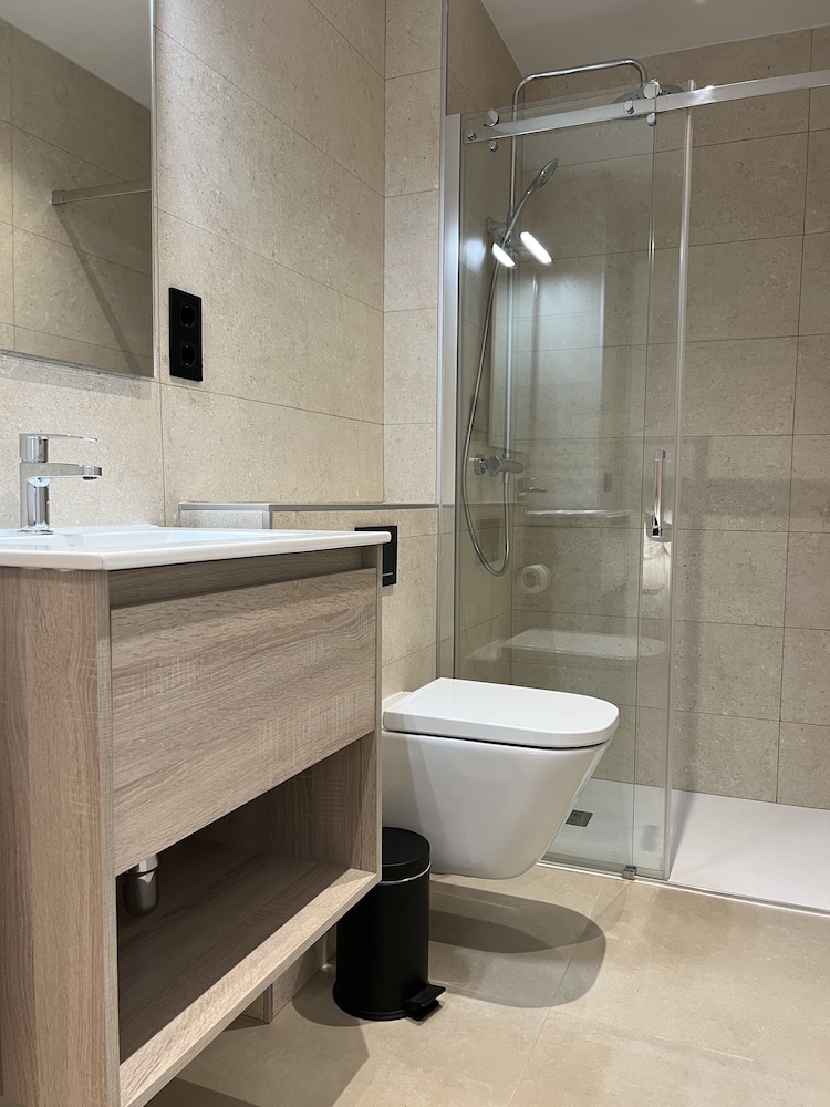 APARTAMENTOS LAFORJA 50/51