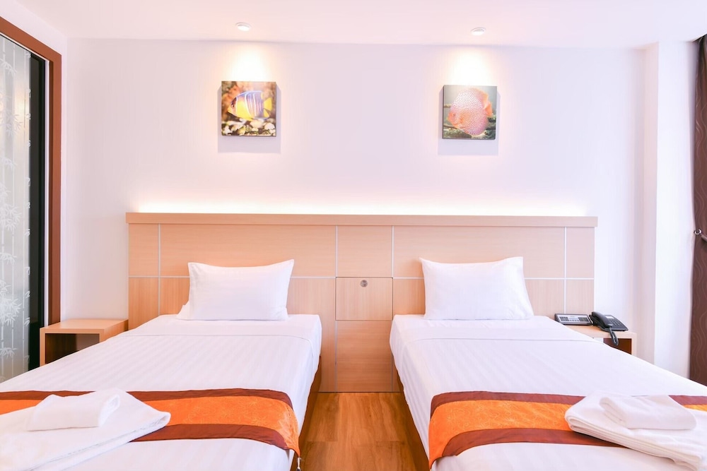 غرفة قياسية بسريرين منفصلين، Marlin Hotel 2/4