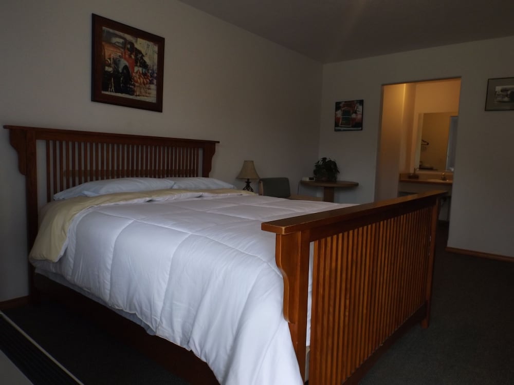 Clark Fork Lodge 10/43