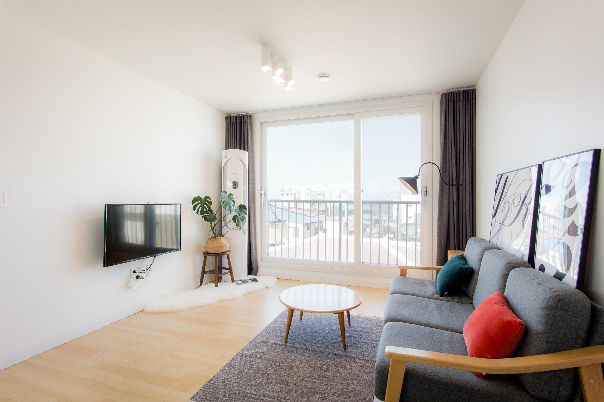 Jeju Woljeong-Ri-Ae Pension 8/17