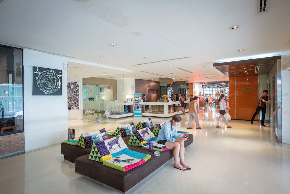 Trinity Silom Hotel 43/46