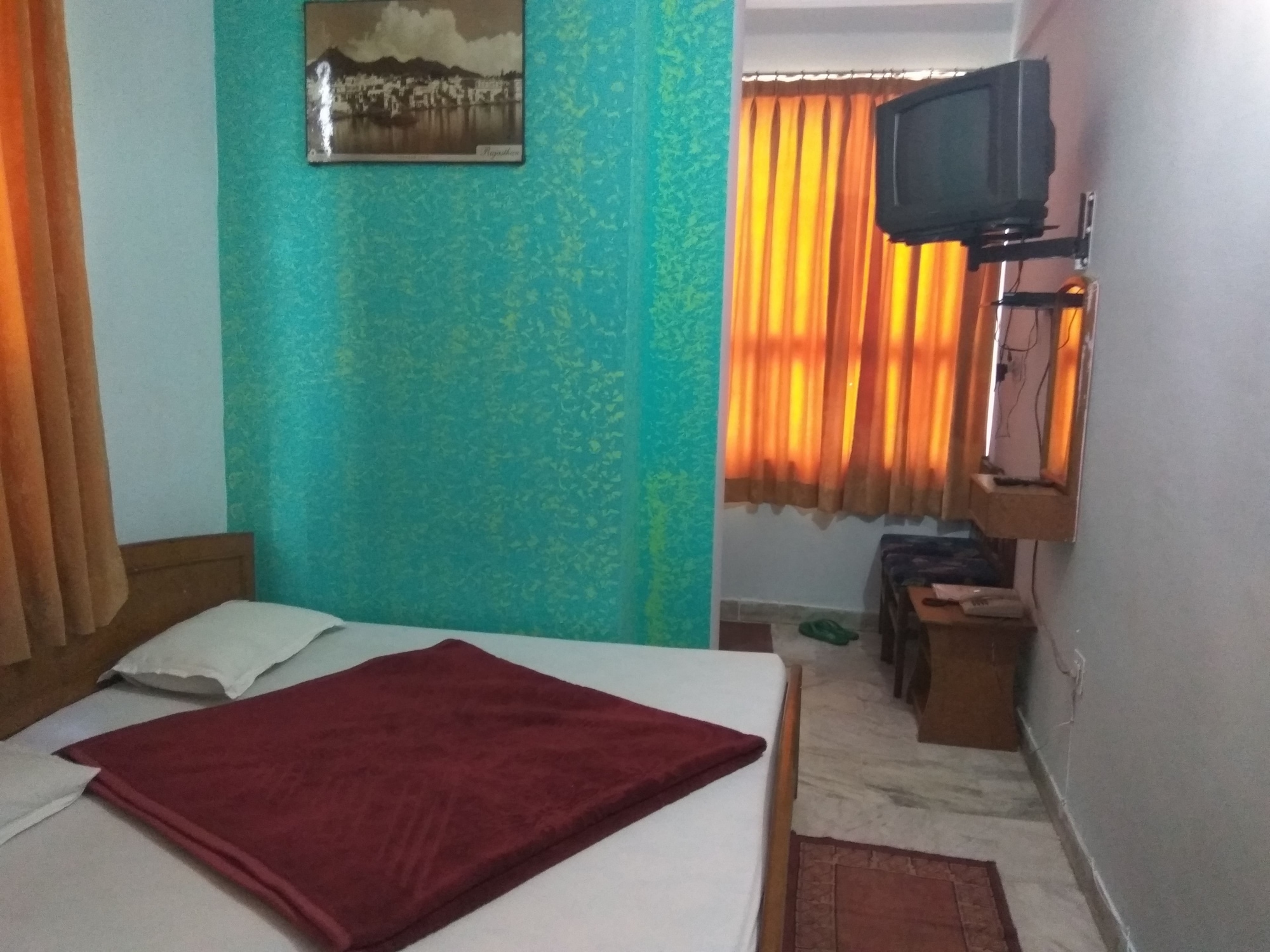 STANDARD, DOUBLE BED, PRIVATE BATHROOM
