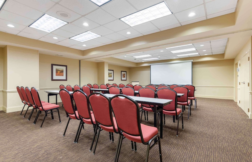 Extended Stay America - Atlanta - Gwinnett Place 31/42
