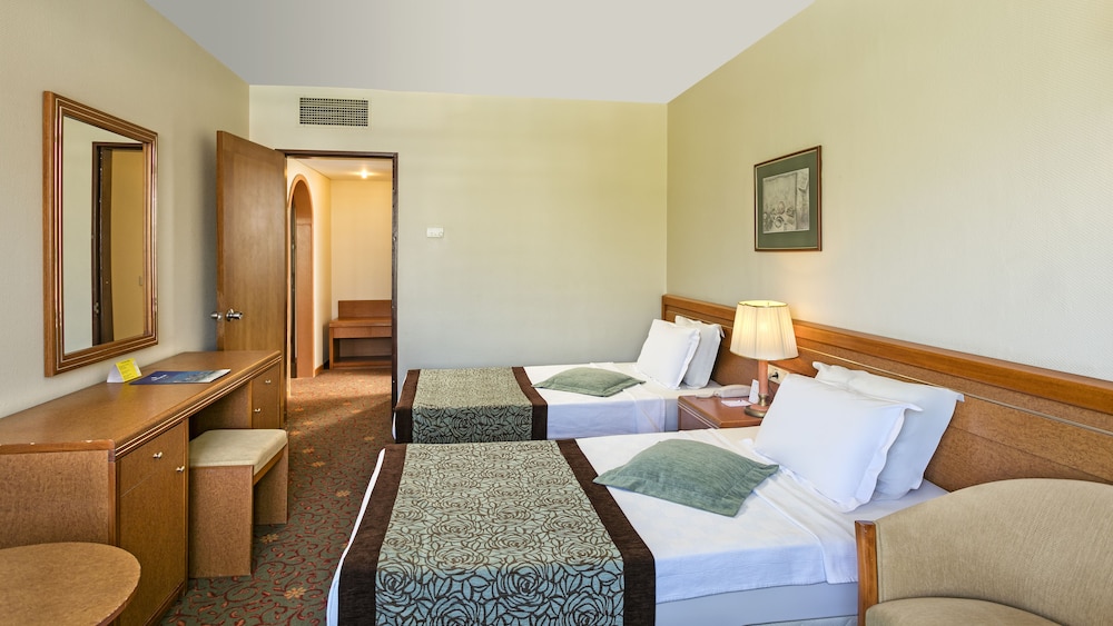Ozkaymak Marina Hotel 52/98