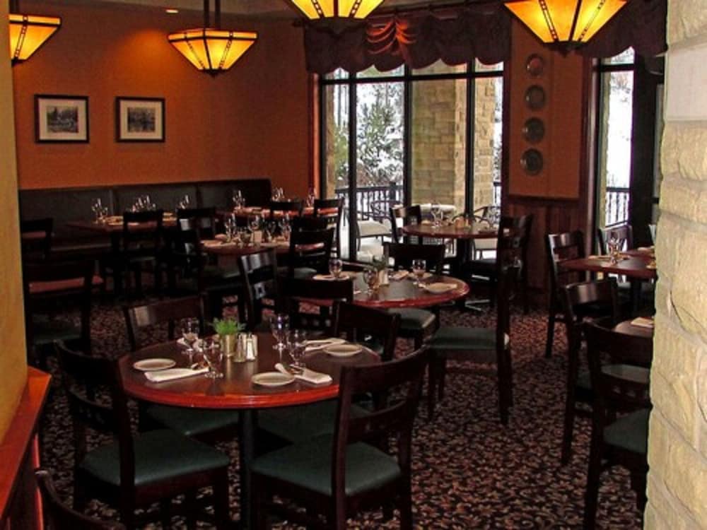 Calabogie Peaks Hotel, Ascend Hotel Member 31/50
