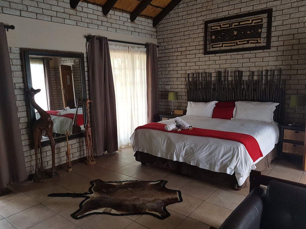 Lion's Guesthouse and The Buck&Lion restaurant 7/50