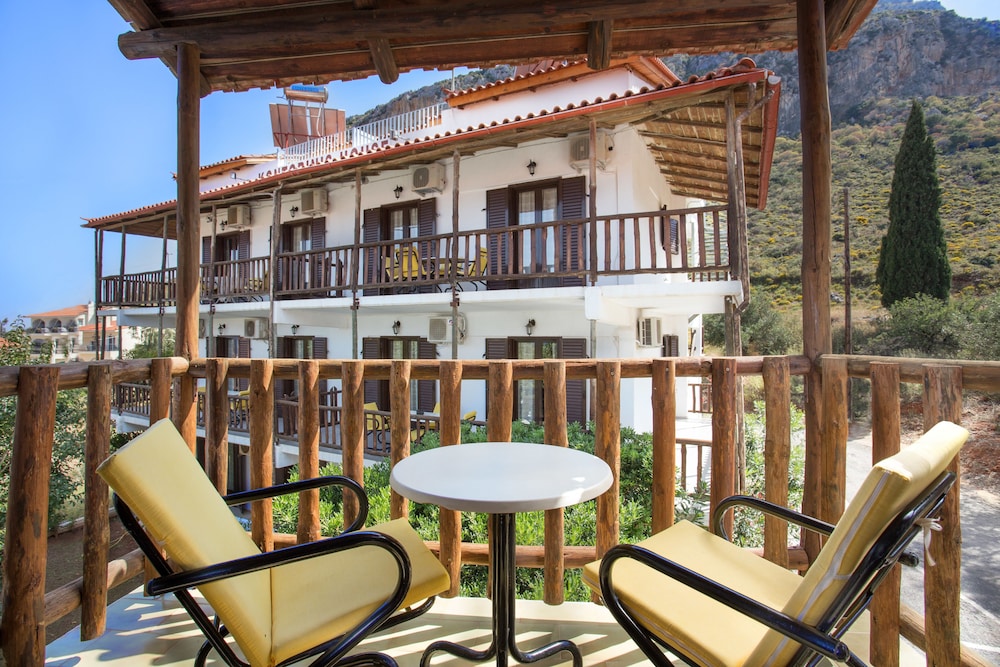 Monemvasia Green Apartments 6/60