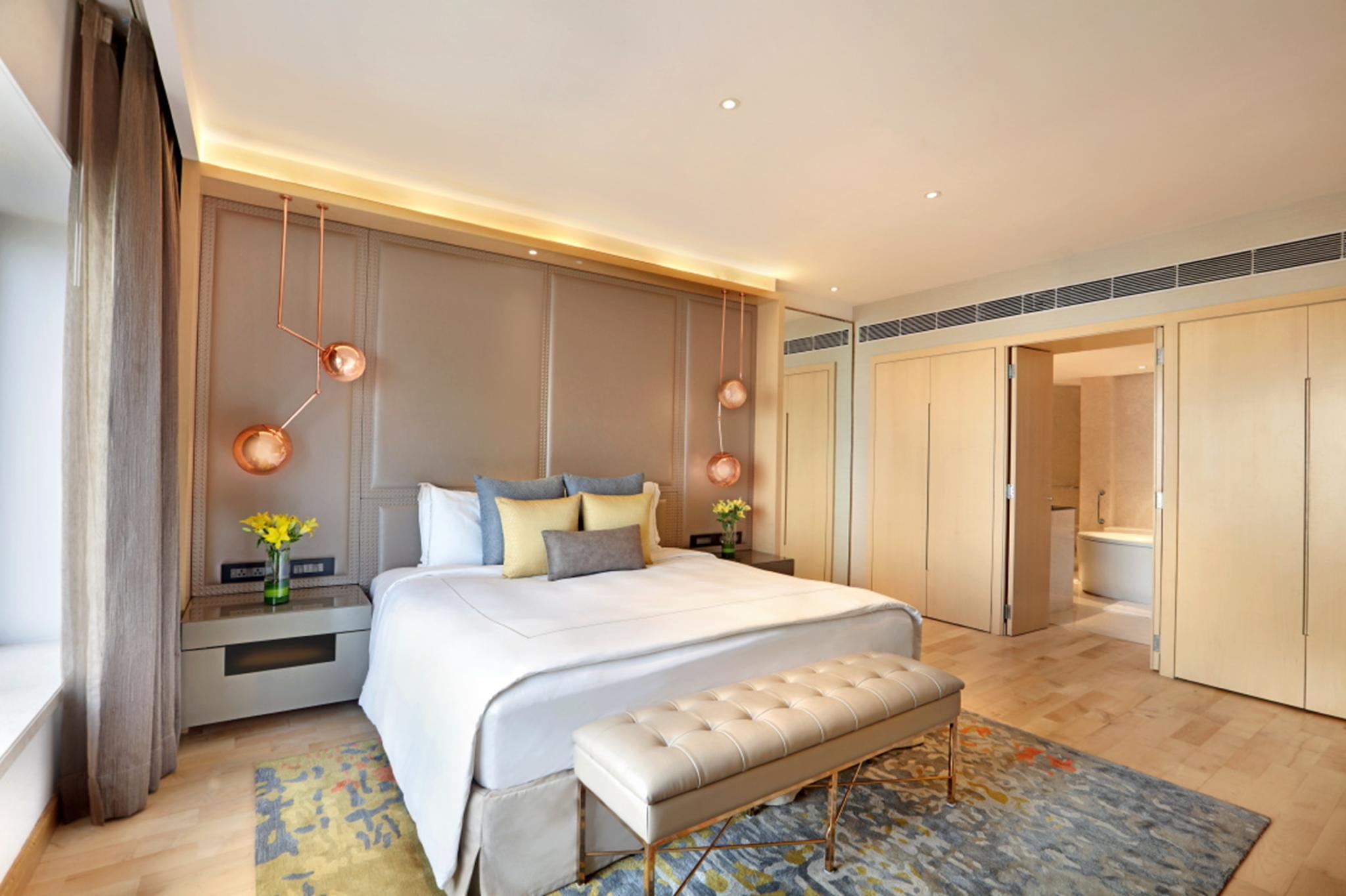 Signature, Suite, King Bed, Butler, Club Lounge Access