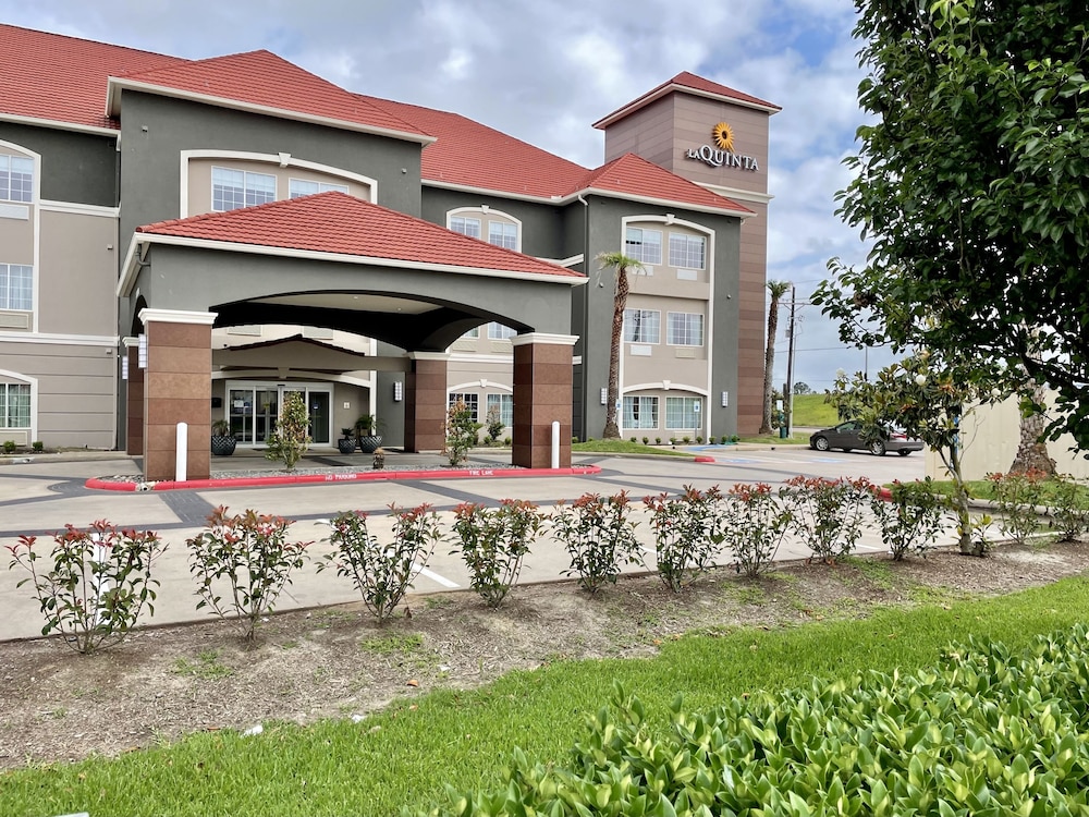 La Quinta Inn And Suites By Wyndham Port Arthur 44/50
