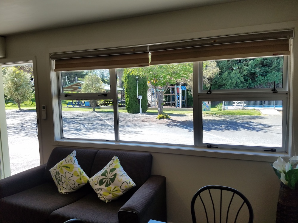 Blenheim TOP 10 Holiday Park 44/56
