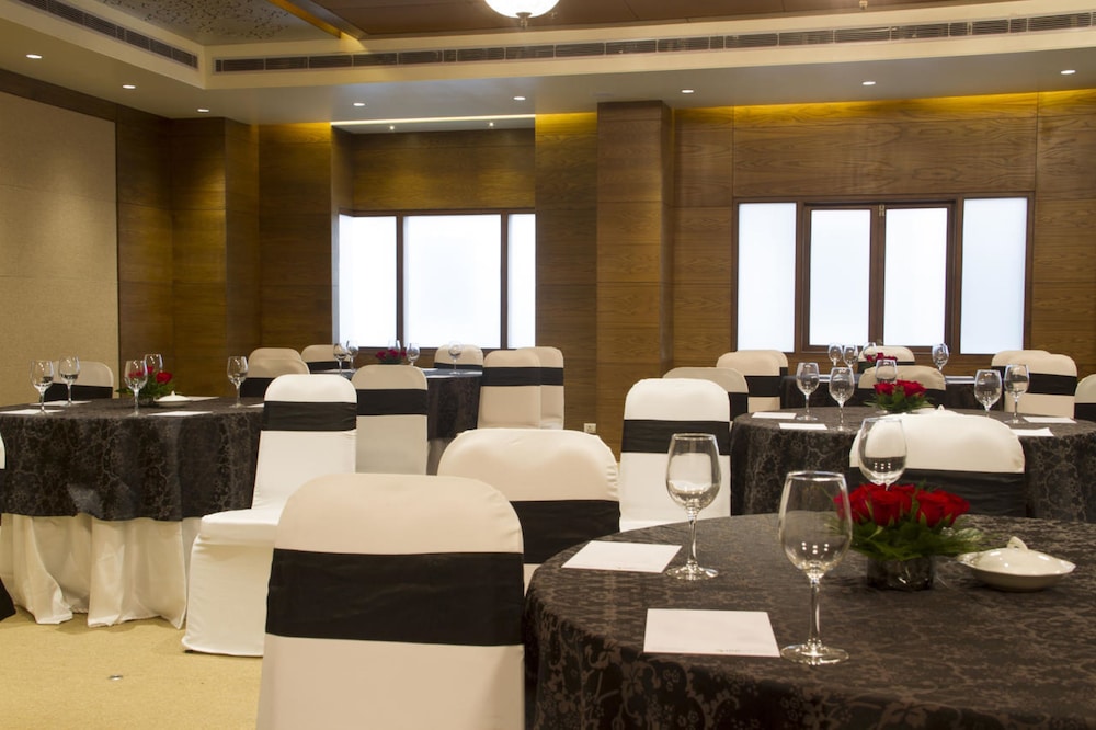 Leisure Inn Grand Chanakya 31/37