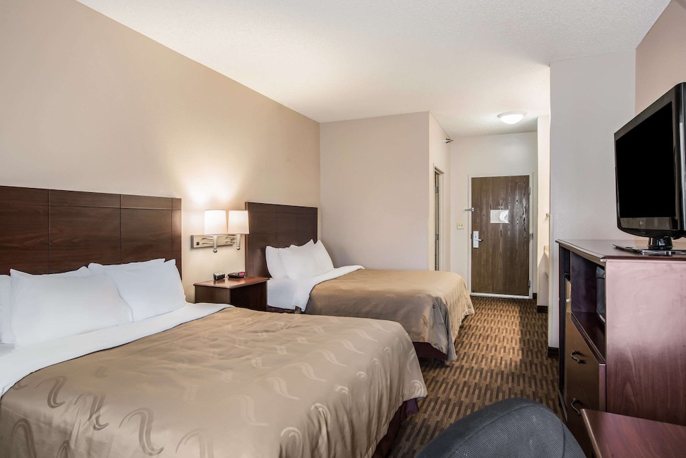 Quality Inn & Suites Lawrence - University Area 8/39