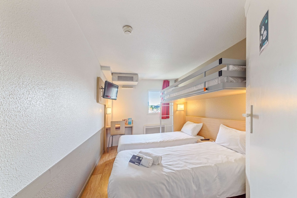 Kyriad Direct Annemasse - Geneve 25/42