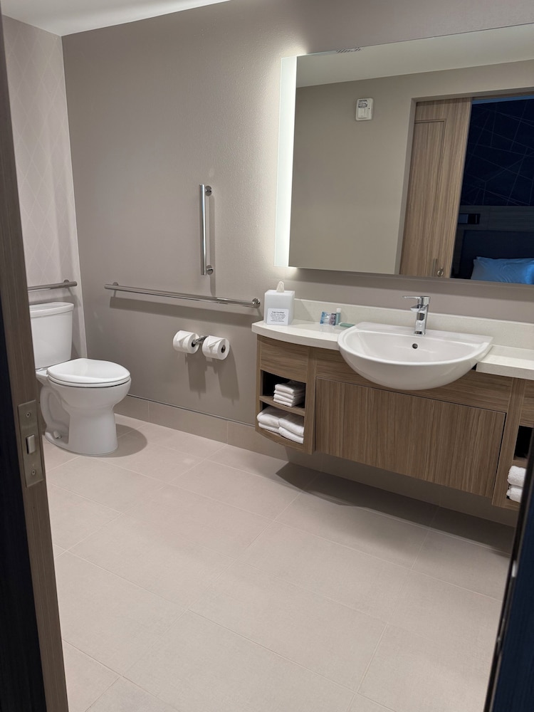 SpringHill Suites Fargo 38/42