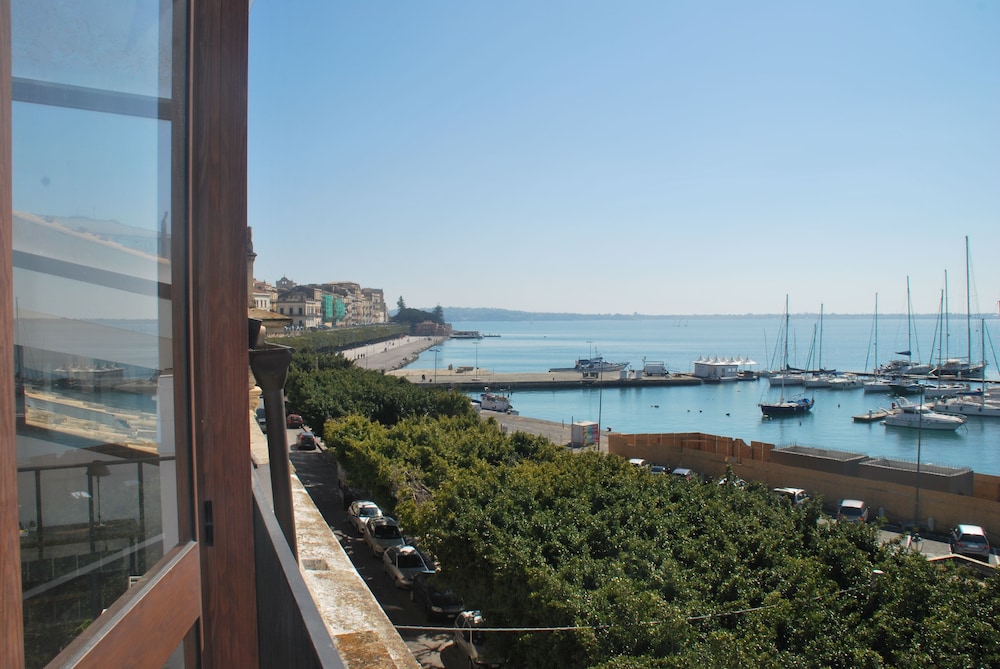 L'approdo Delle Sirene 34/50