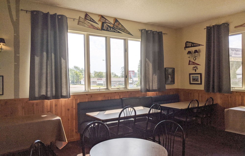 Cedar Hill Lodge 33/64