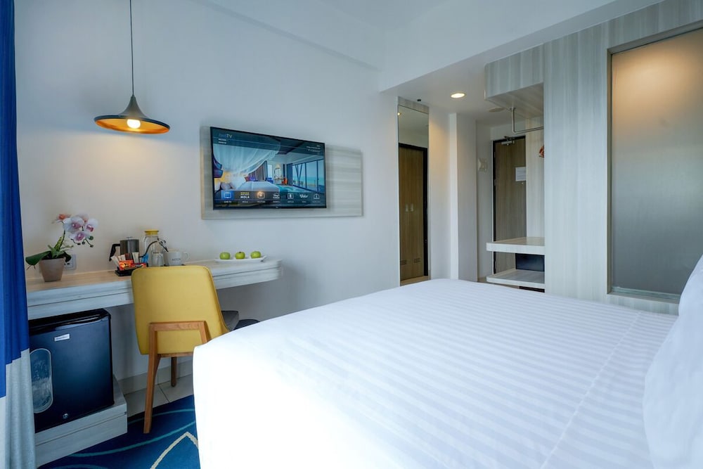 Aston Anyer Beach Hotel 12/50