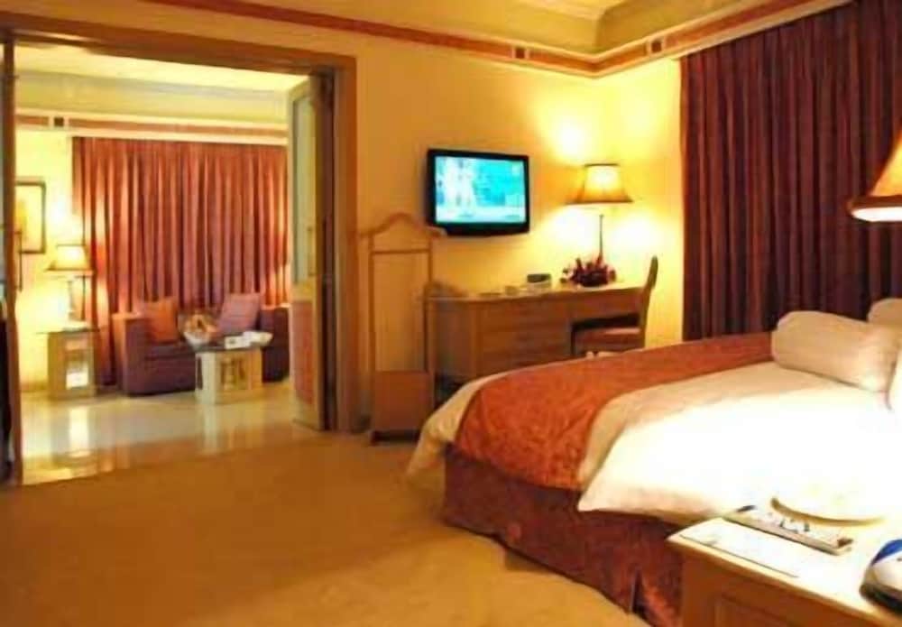 Four Points by Sheraton Lahore 15/64