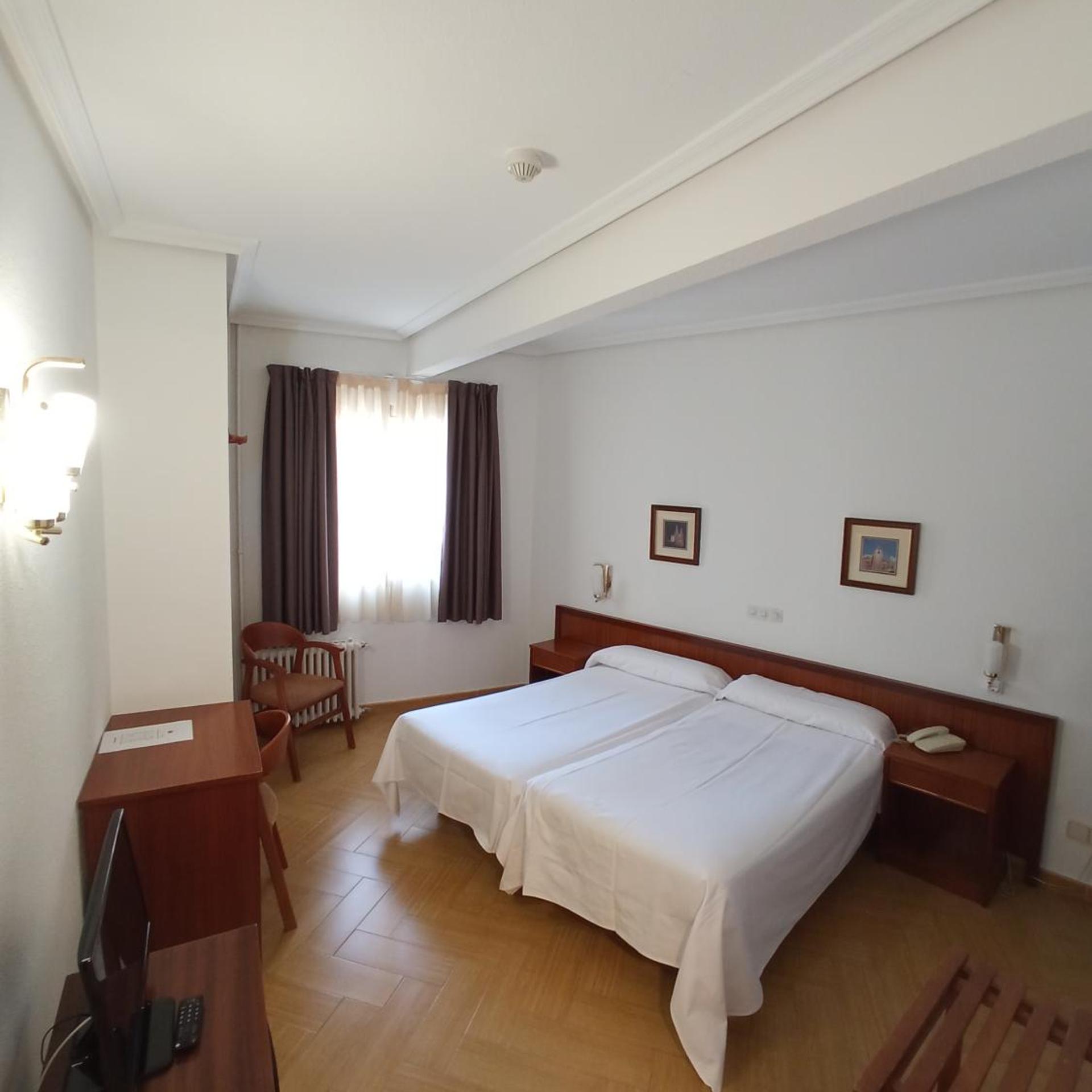 غرفة بسريرين منفصلين، Hotel ELE Acueducto 4/9