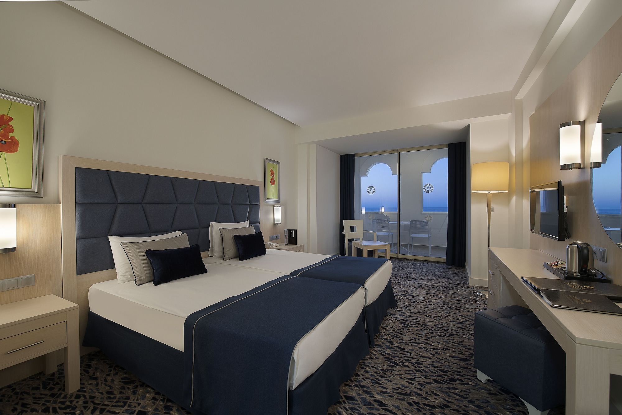 Superior, Murphy Bed, Sea Side, on the Side