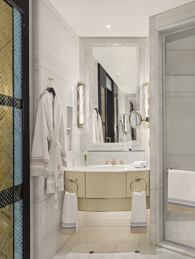 Grand, Bosphorus, Deluxe, 2 Double Beds، The Peninsula Istanbul 3/8
