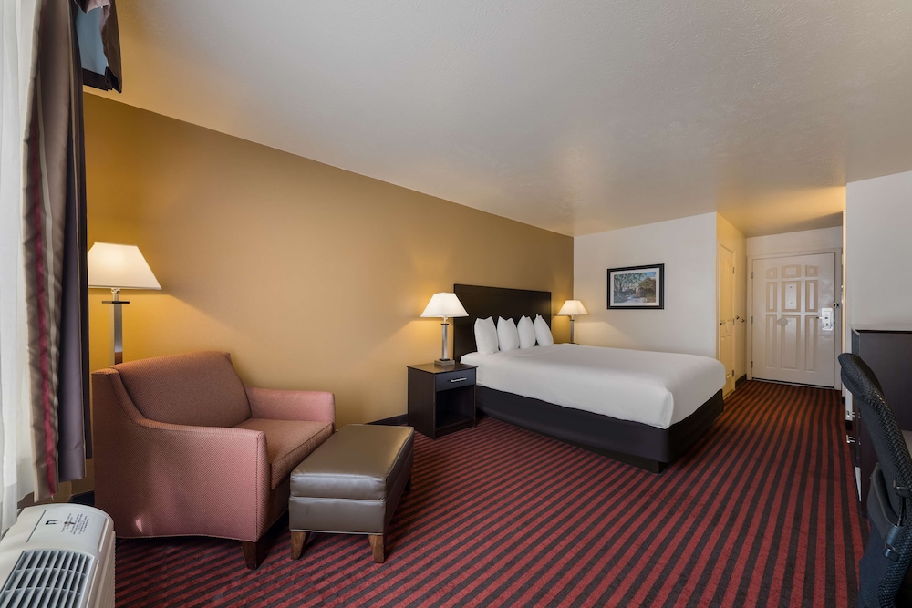 غرفة قياسية بسرير كينج، Best Western Salinas Valley Inn & Suites 2/6