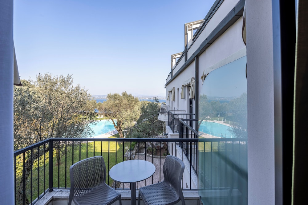 Hotel Ideal 4/49