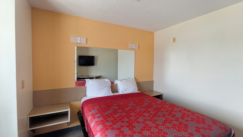 Classic Inn San Marcos, TX 27/60